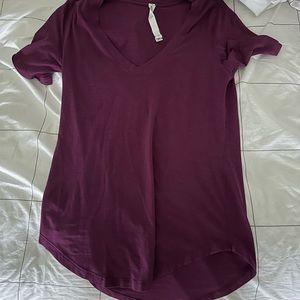 Size 4 lululemon shirt